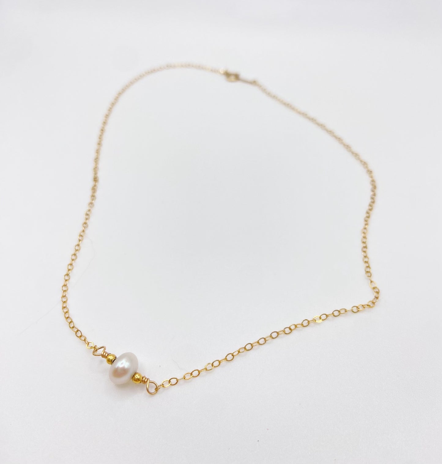 BONHEUR - Collier ras de cou et sa perle d'eau douce