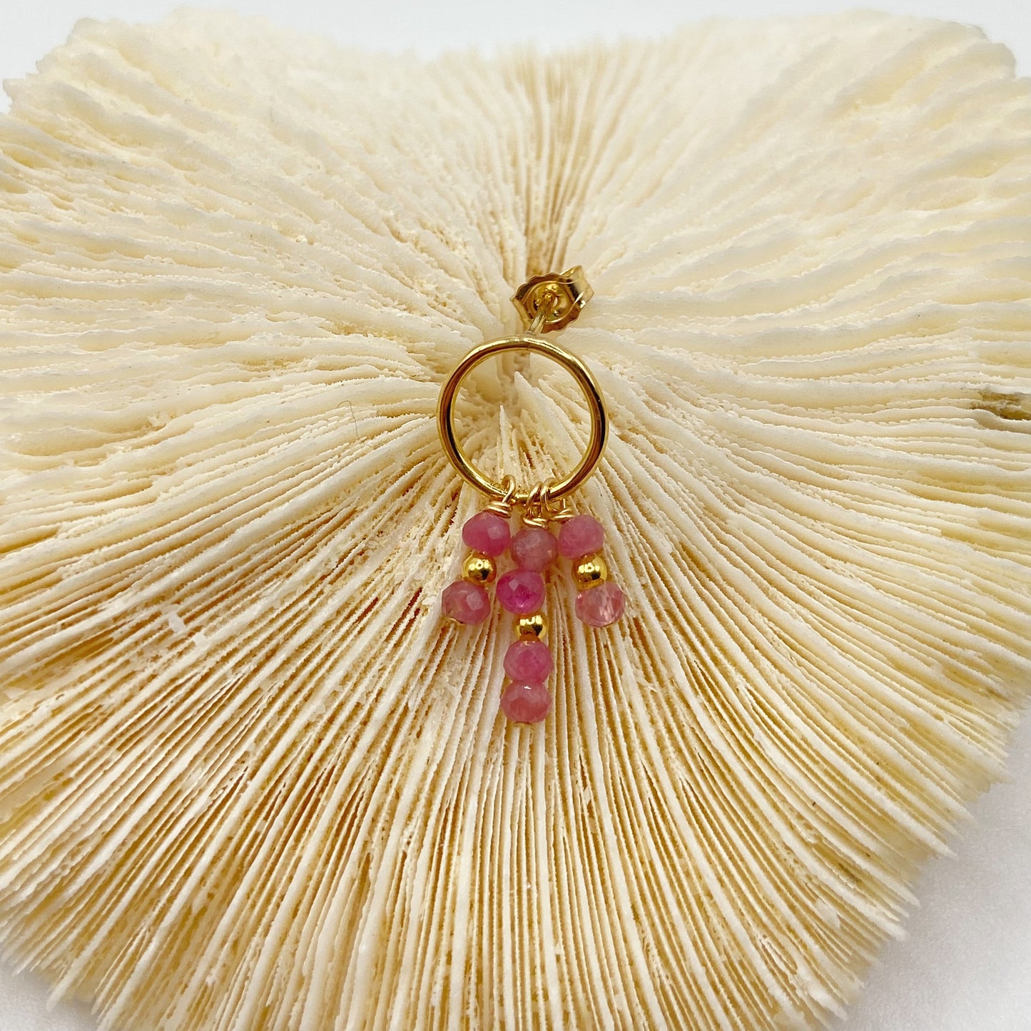 CLARTÉ - Boucles d'oreilles puces cercles lisses avec ses pierres semi-précieuses