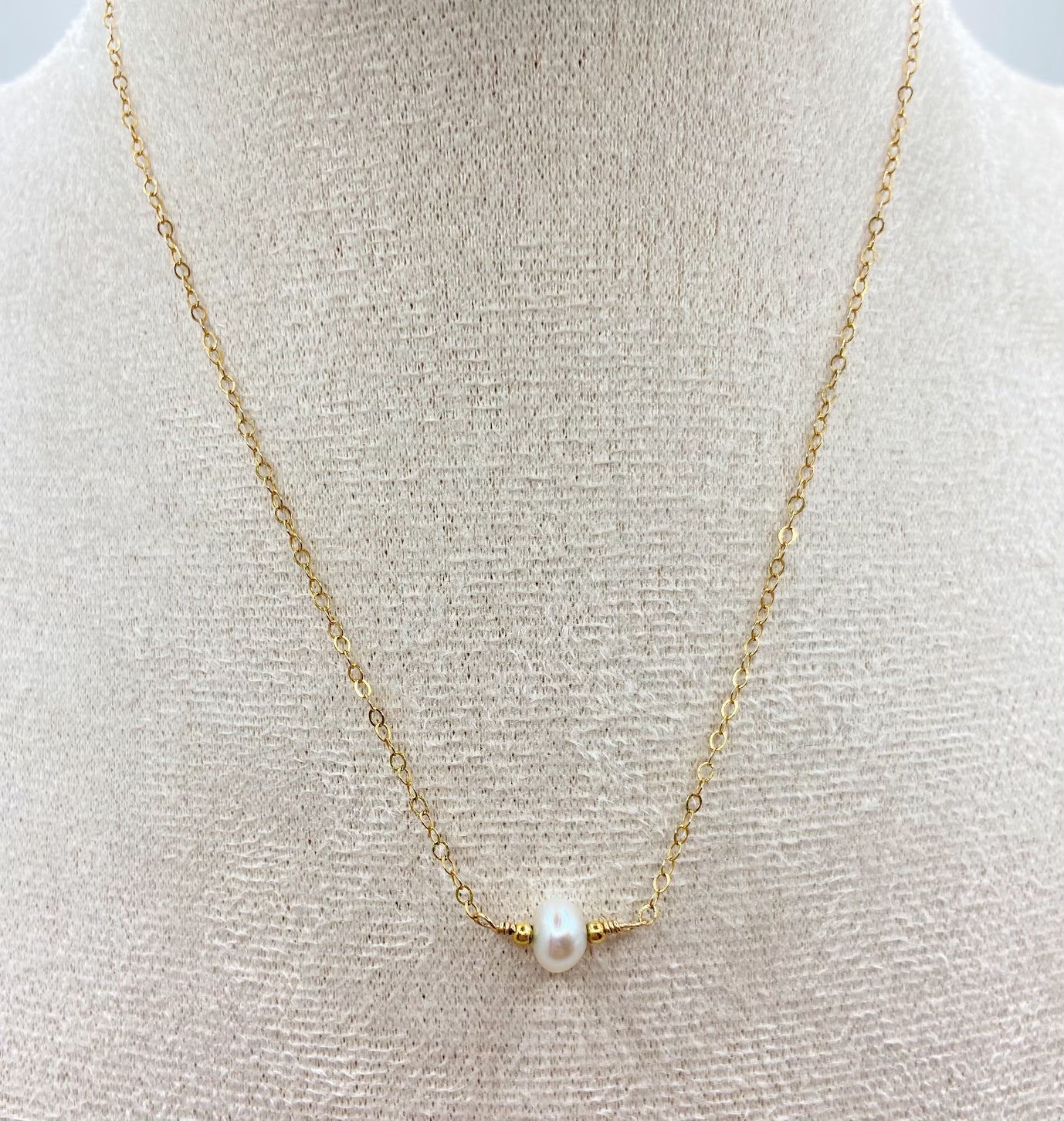 BONHEUR - Collier ras de cou et sa perle d'eau douce