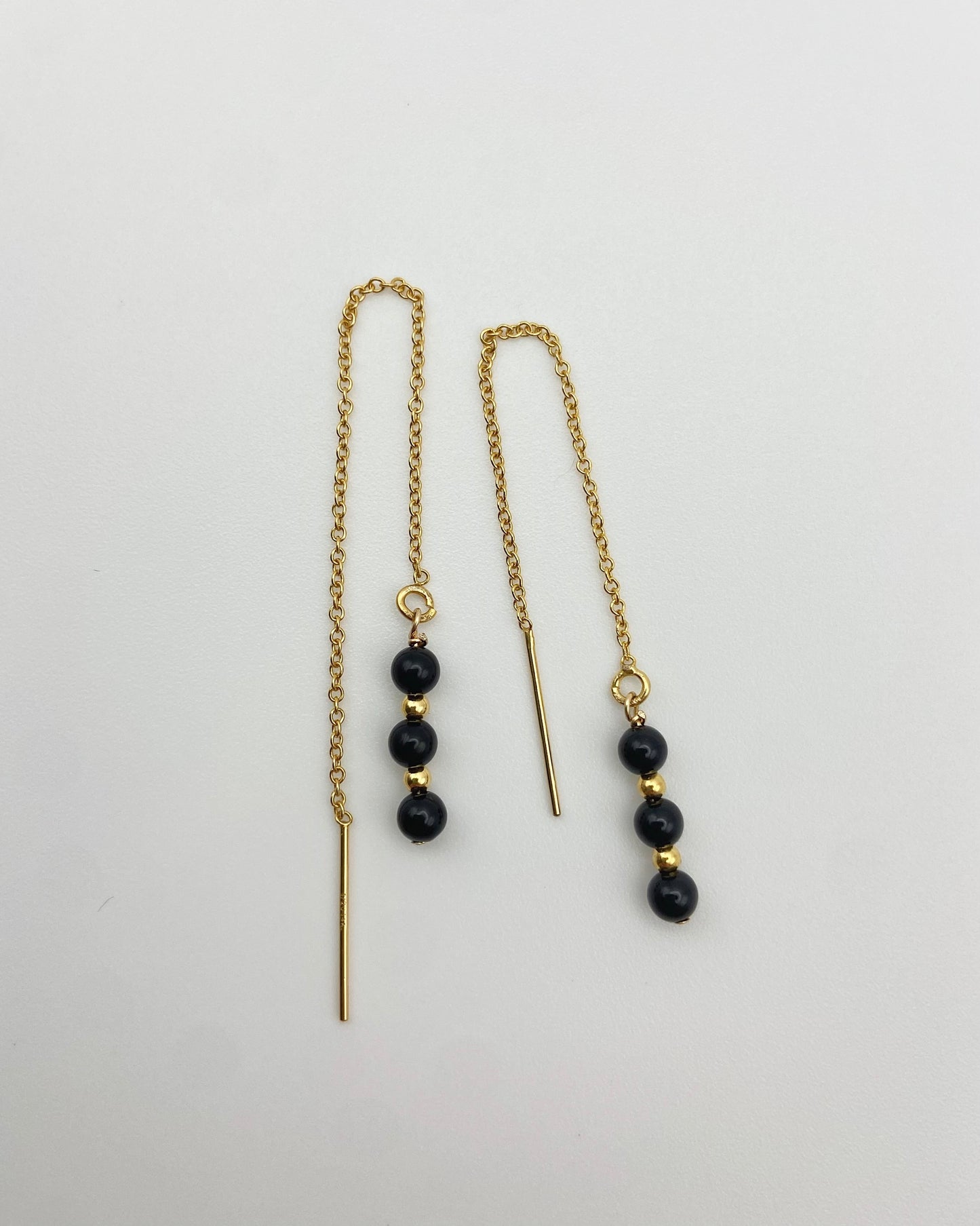 DÉLICATESSE - Boucles d'oreilles chaines et onyx noir