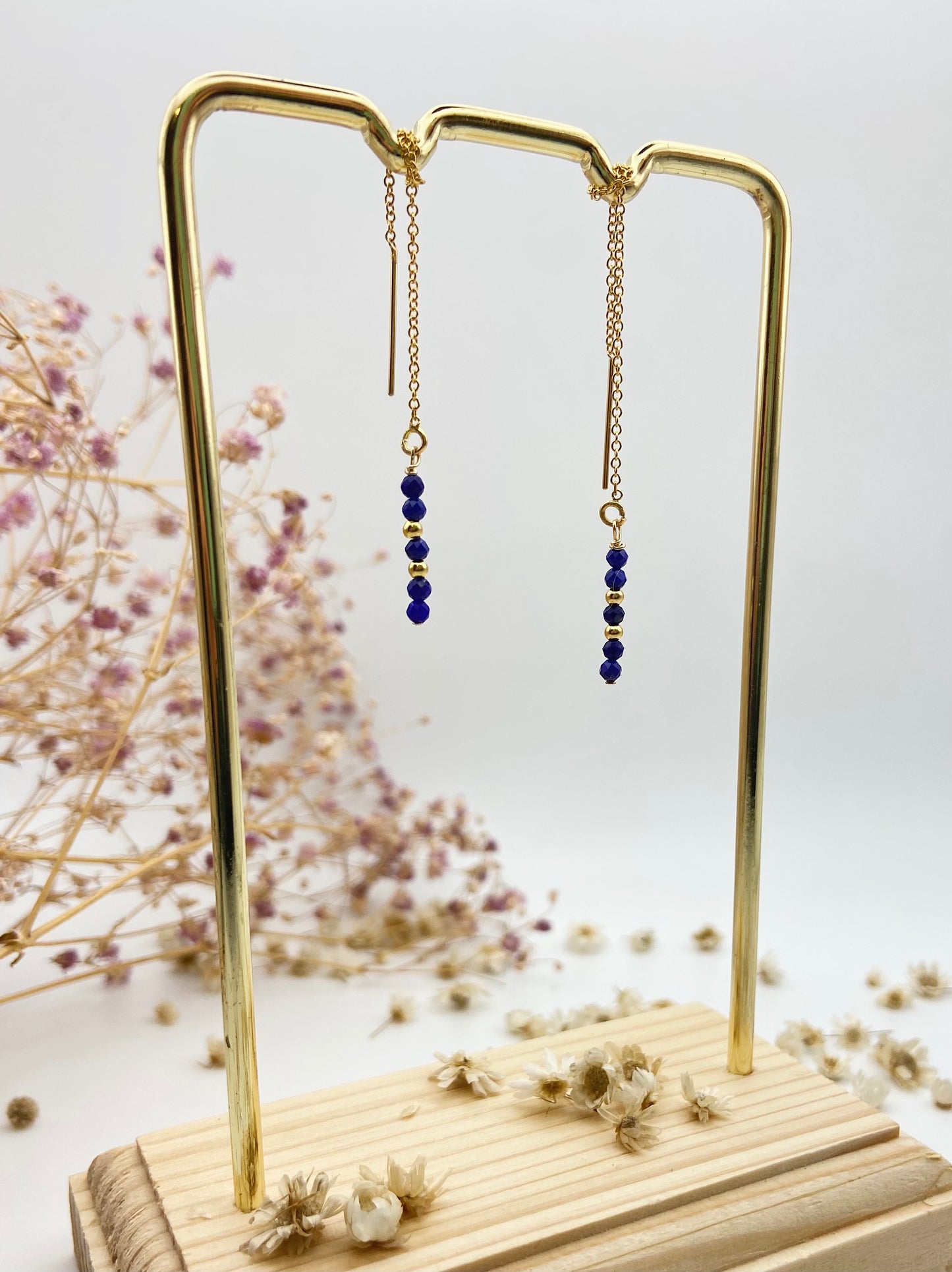 DÉLICATESSE - Boucles d'oreilles chaines et lapis lazuli facetté