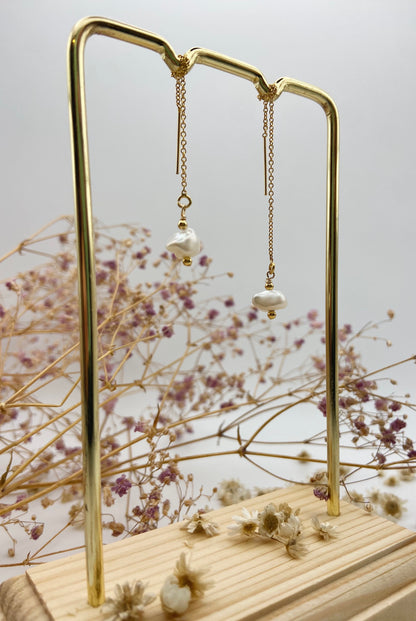 ELEGANCE - Boucles d'oreilles chaines et perle d'eau douce