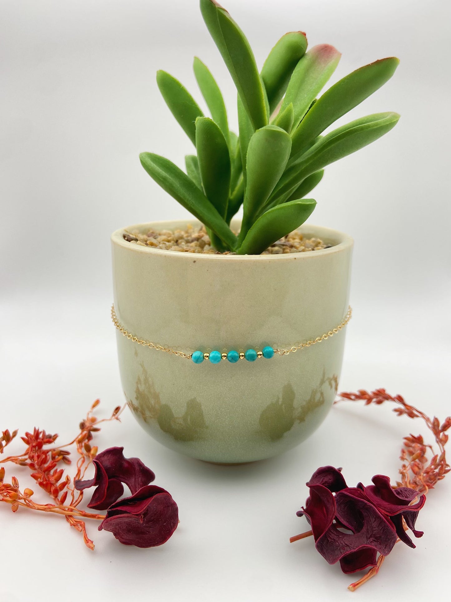 DIGNITÉ - Bracelet en magnésite turquoise