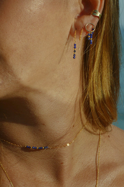 DÉLICATESSE - Boucles d'oreilles chaines et lapis lazuli facetté